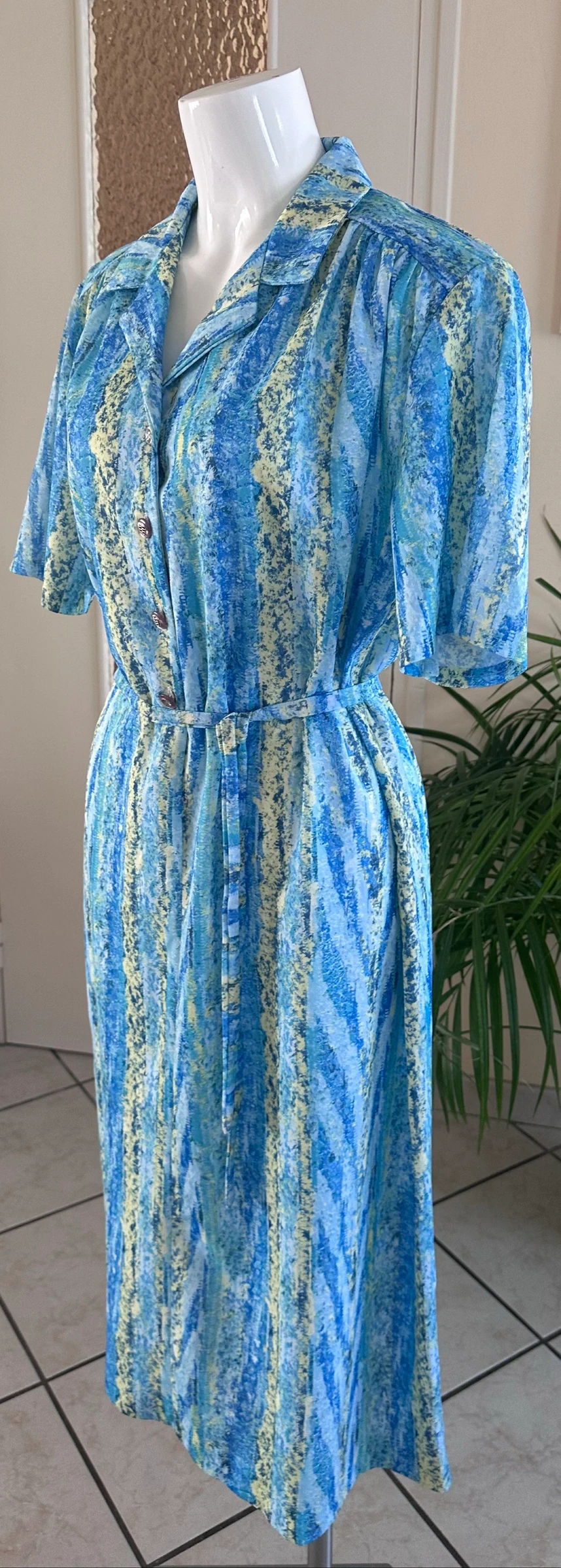 Vintage fluid dress Made in Belgium Blue, Green & Yellow Size 52 Excellent condition – photo 5